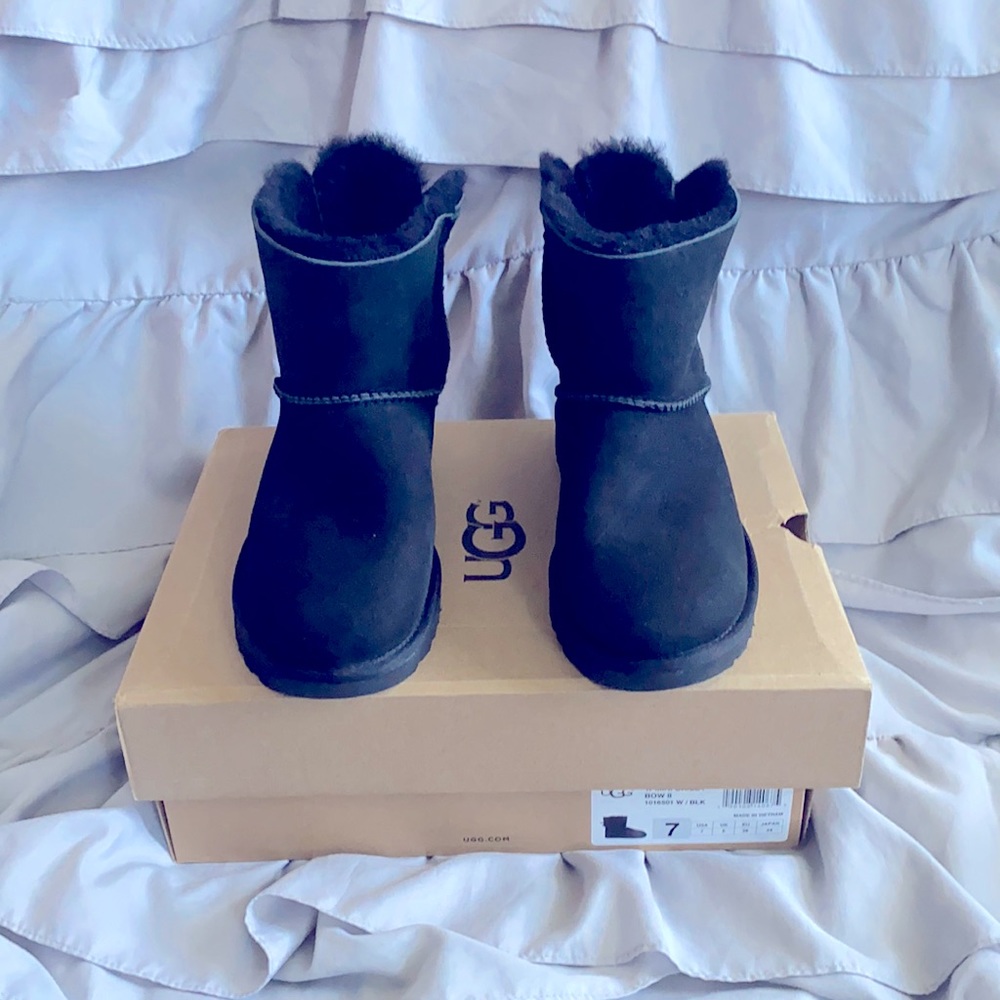 Black Ugg Mini Bailey Bow 2